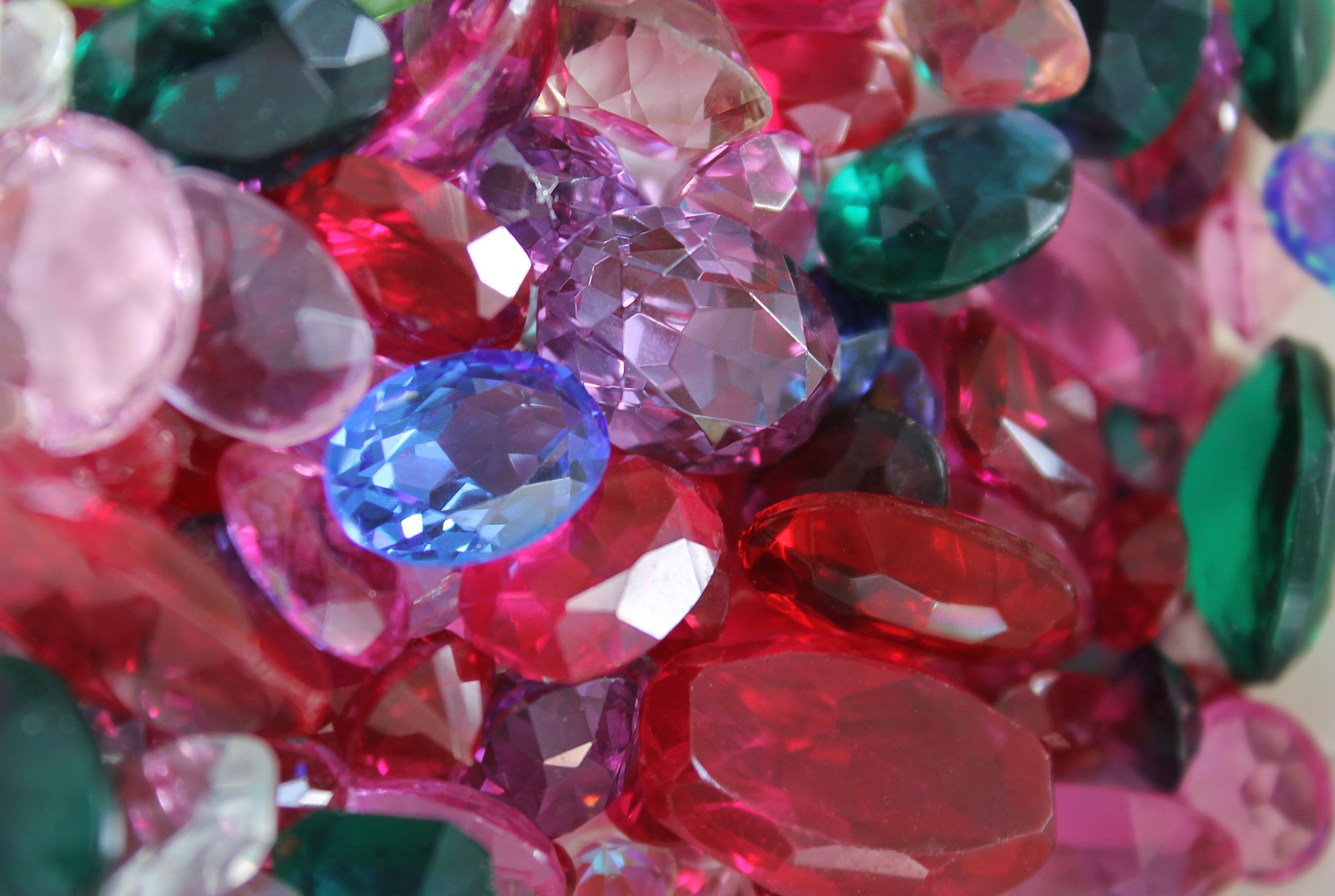 gems 3418293 1920