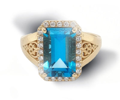Diamantový prsten s modrým topazem