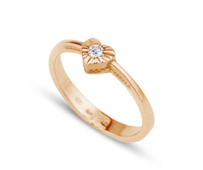 Zásnubní prsten ve tvaru srdce s diamantem