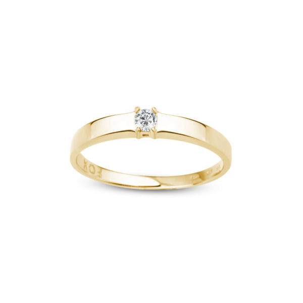 Zásnubní prsten značky FOX® 8 ze žlutého zlata, který je osazený jedním centrálním diamantem briliantového brusu. shora