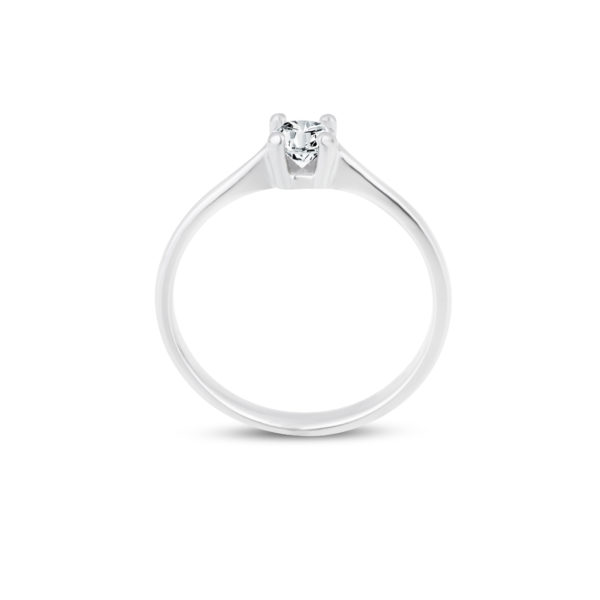 Zásnubní prsten značky FOX® 9 z bílého zlata, který je osazený jedním centrálním diamantem briliantového brusu. zepředu1