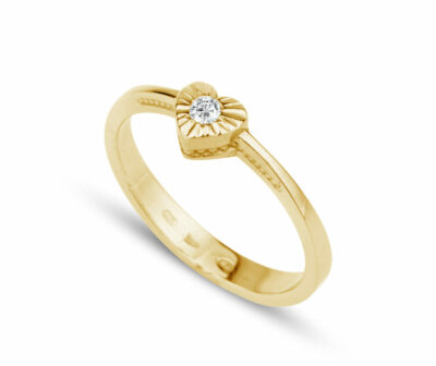 Zásnubní prsten značky FOX® 14 ze žlutého zlata, který je osazený jedním centrálním diamantem briliantového brusu.