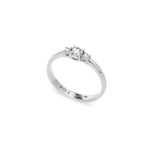 Zásnubní prsten značky FOX® 1 z bílého zlata, osazený celkem třemi diamanty briliantového brusu. hlavní